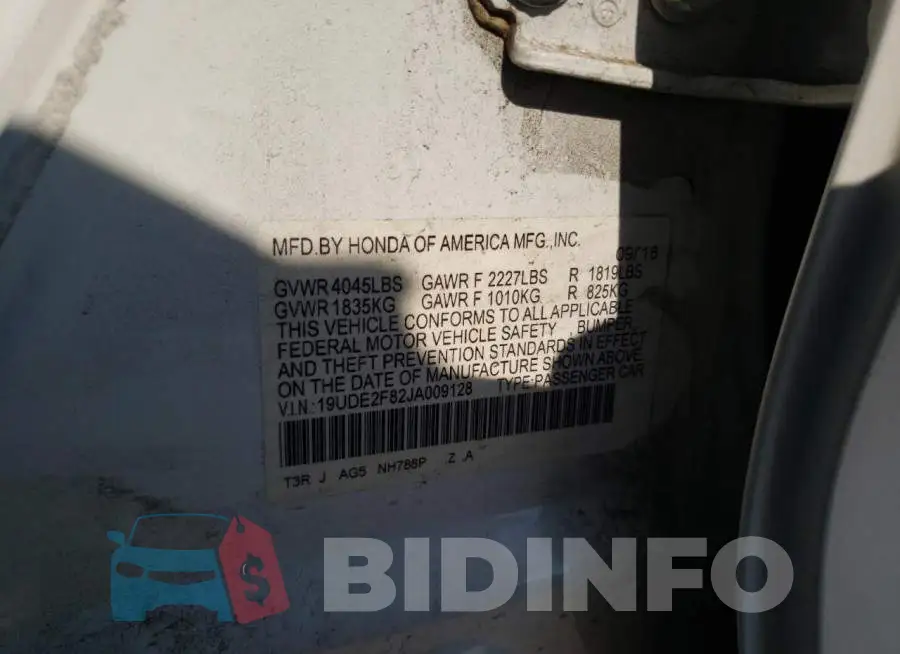 19UDE2F82JA009128 Photo# 12