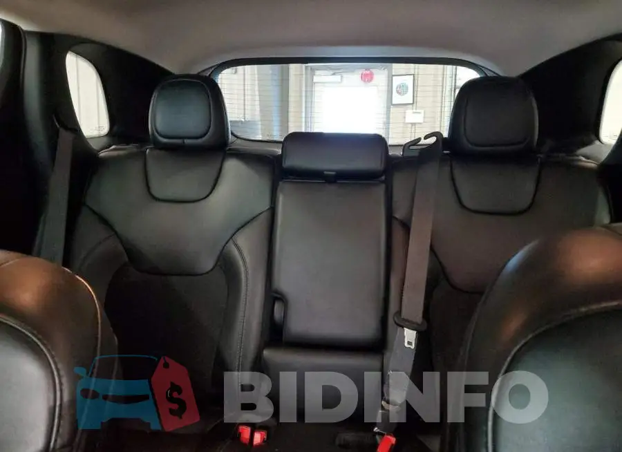 1C4PJLLB2KD470004 Photo# 10