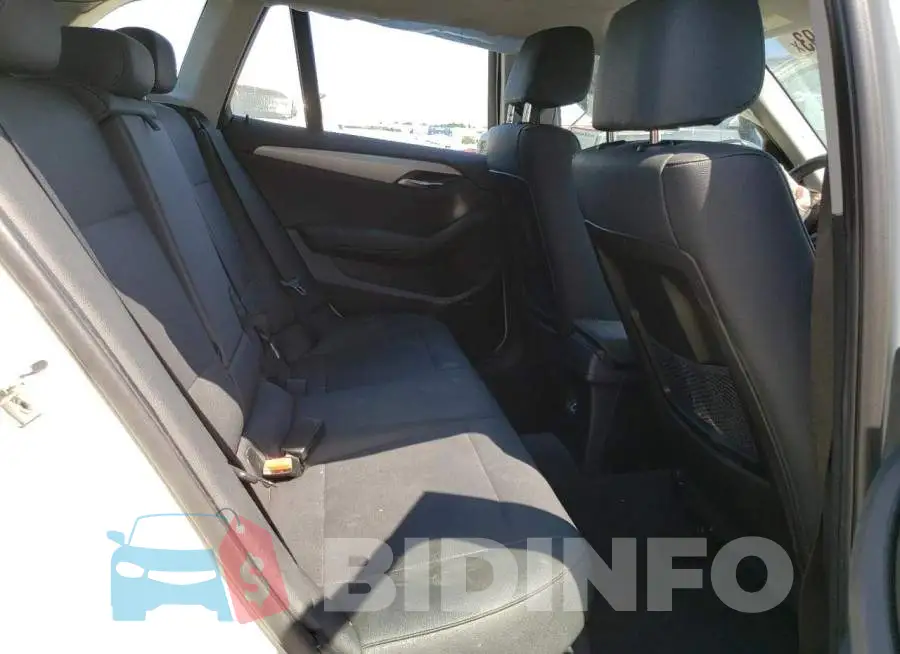 WBAVM1C57FV318097 Photo# 10
