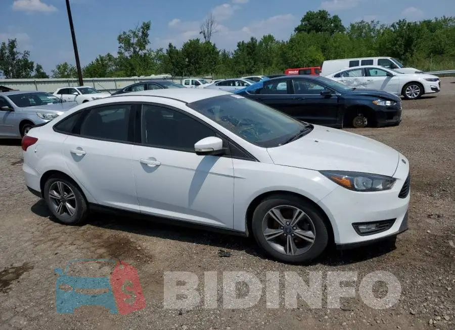 1FADP3FE3HL283625 Photo# 4