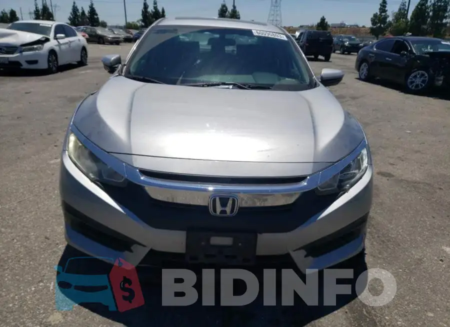 19XFC2F74HE208077 Photo# 5