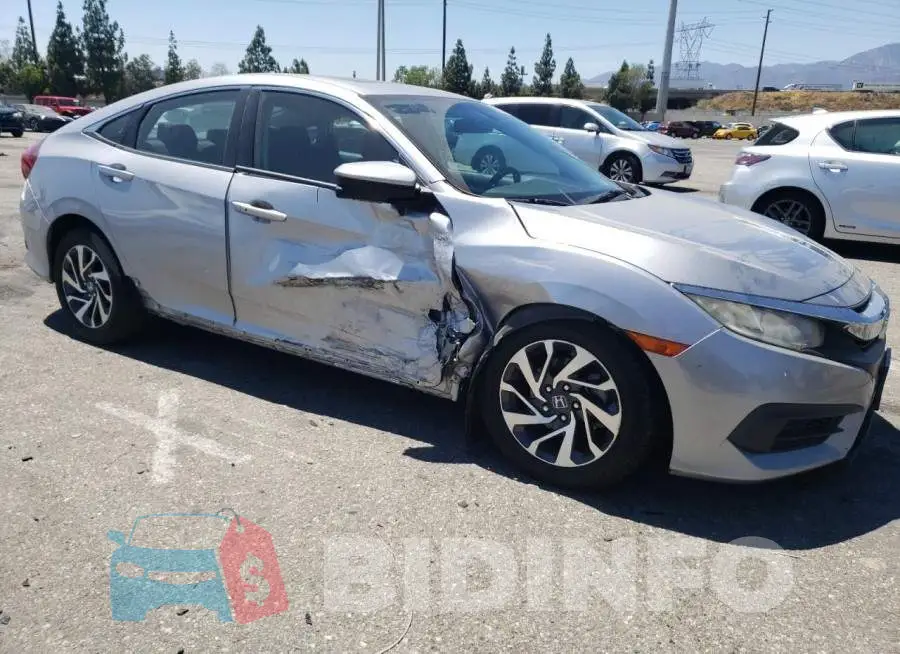 19XFC2F74HE208077 Photo# 4