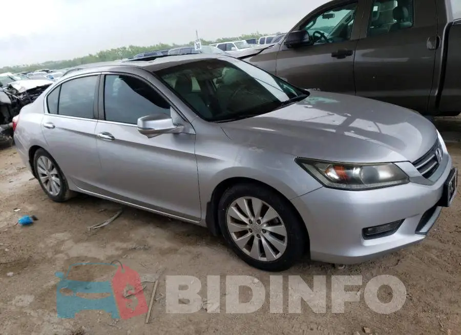 1HGCR2F86FA161663 Photo# 4