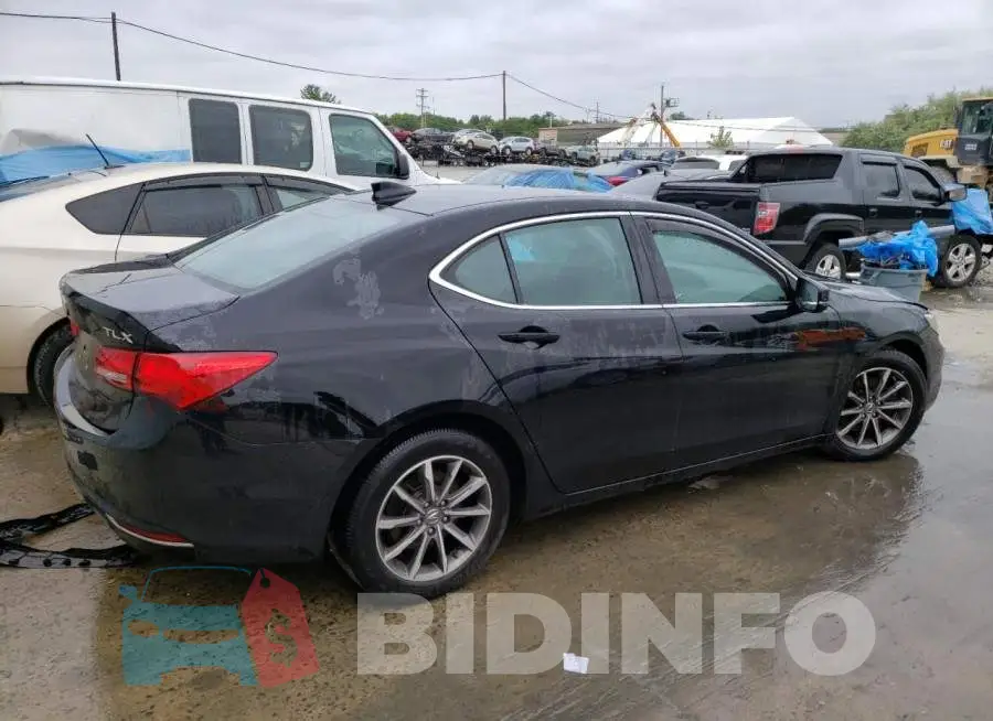 19UUB1F35KA010458 Photo# 3