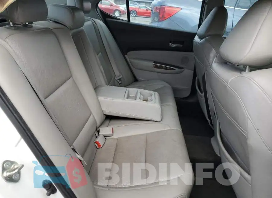 19UUB1F50HA008482 Photo# 10