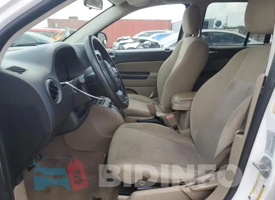 1C4NJCBA1FD149223 Photo# 7