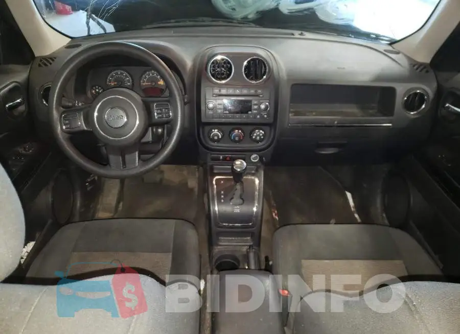 1C4NJPBB2HD141571 Photo# 8