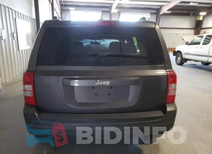 1C4NJPBB2HD141571 Photo# 6