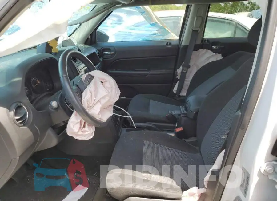 1C4NJPFB7HD184572 Photo# 7