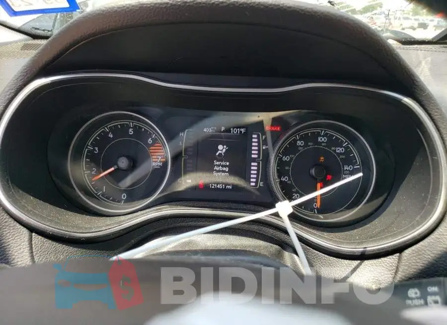 1C4PJLLB0KD221572 Photo# 9