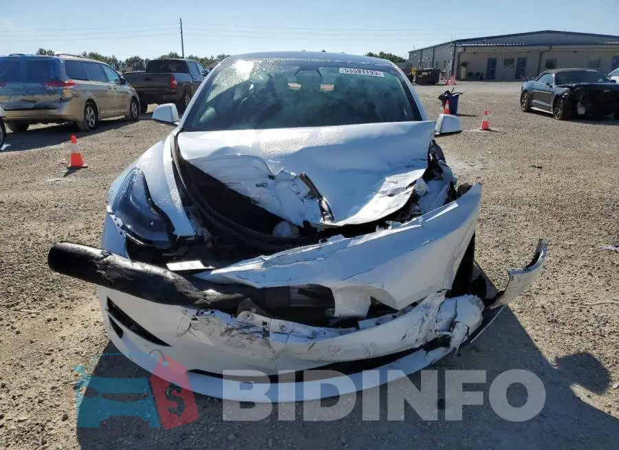 5YJ3E1EB3NF102822 Photo# 5