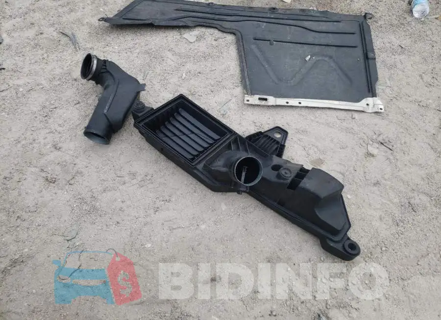 WBA8E5G51JNV02553 Photo# 12