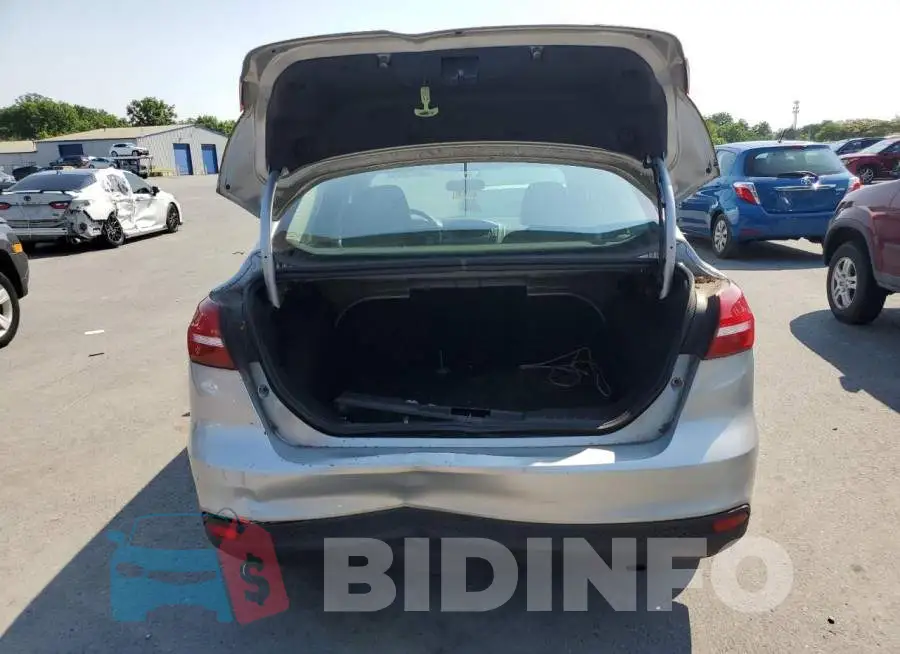 1FADP3F25GL204427 Photo# 6