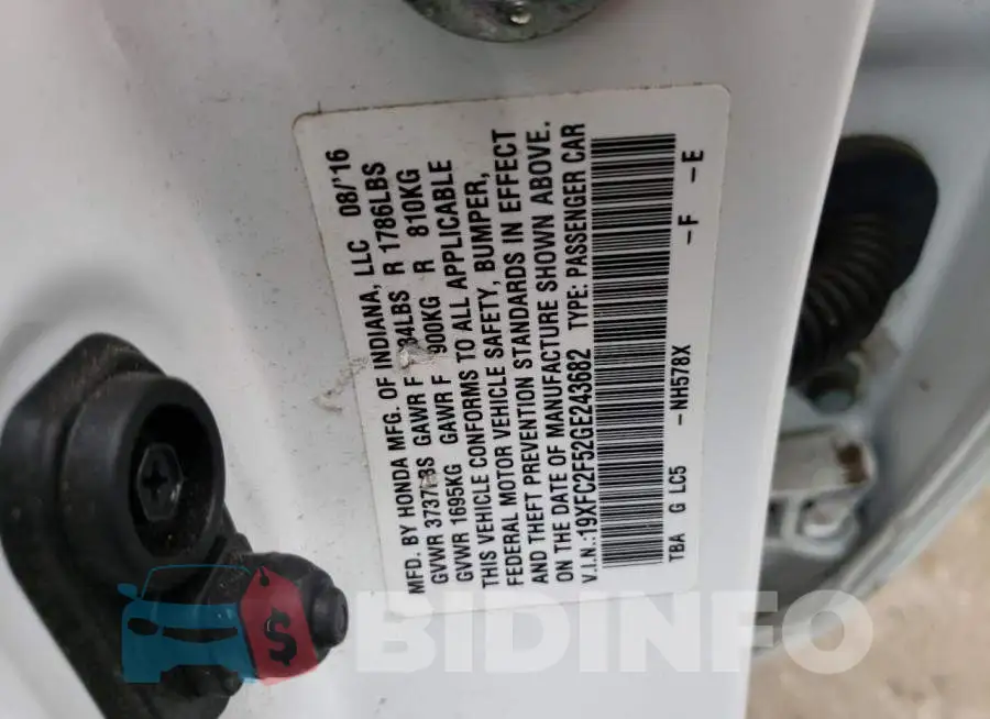 19XFC2F52GE243682 Photo# 12