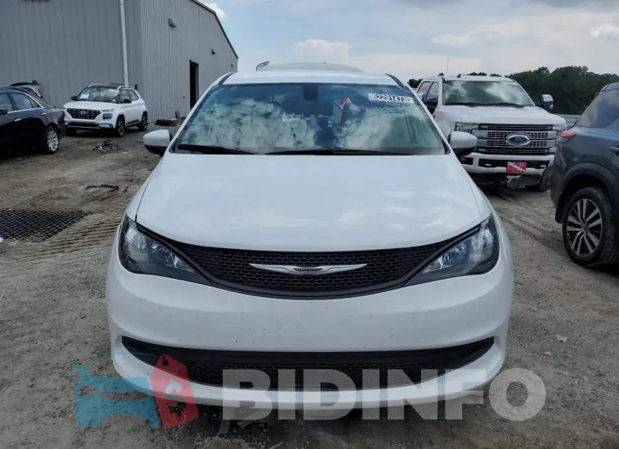 2C4RC1CGXNR225004 Photo# 5