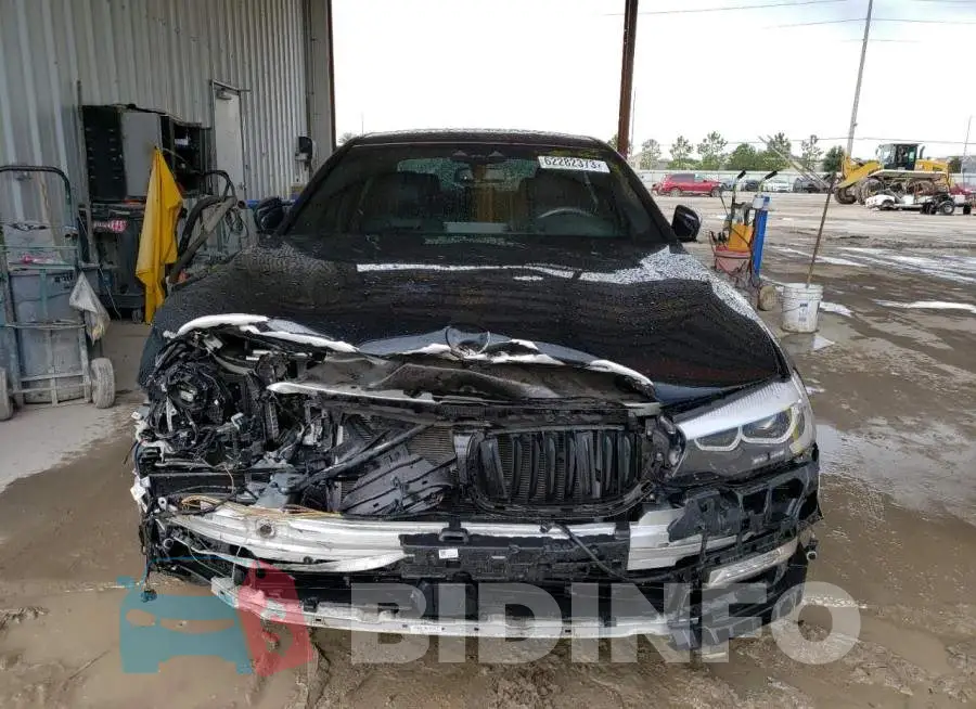 WBAJE5C58JWA94105 Photo# 5