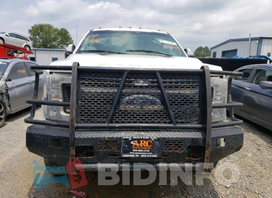 1FT8W3DT8JEB64897 Photo# 5