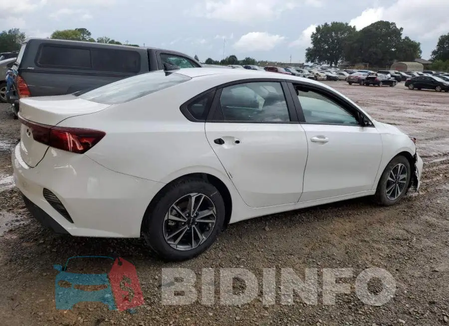 3KPF24AD2PE622954 Photo# 3