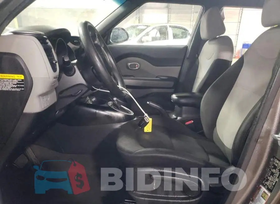 KNDJN2A2XH7444314 Photo# 7