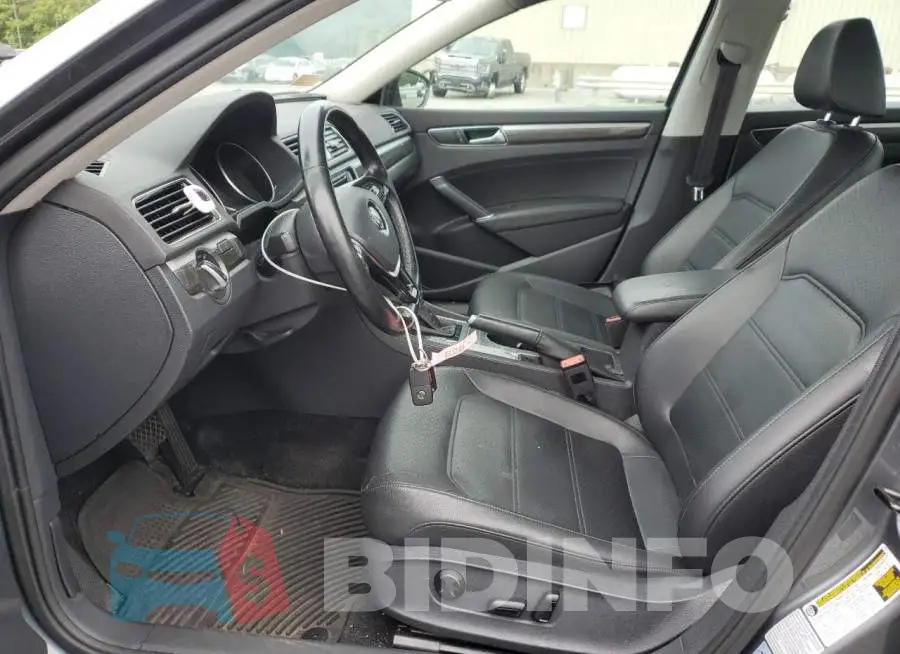 1VWGT7A35HC004138 Photo# 7