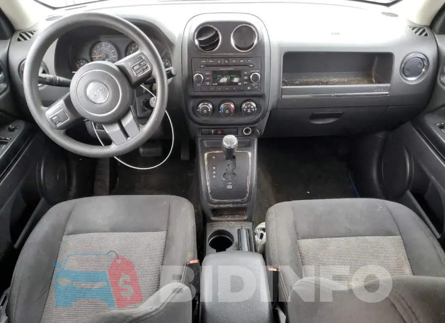 1C4NJPBB1GD810086 Photo# 8
