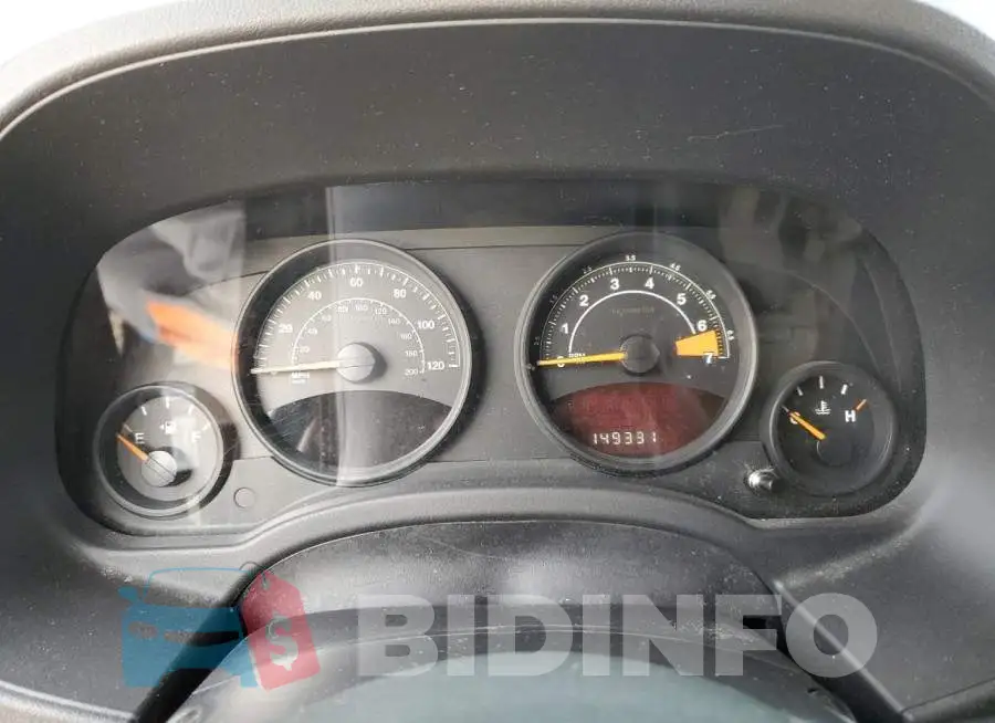 1C4NJPBB9ED758476 Photo# 9