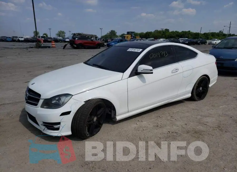 WDDGJ4HB3EG174643 Photo# 1