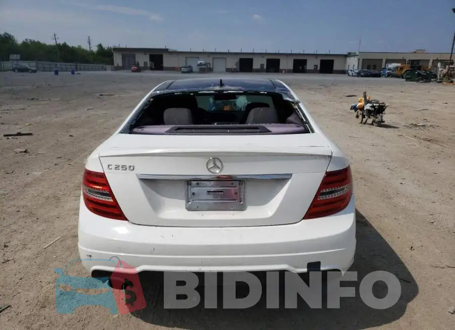 WDDGJ4HB3EG174643 Photo# 6