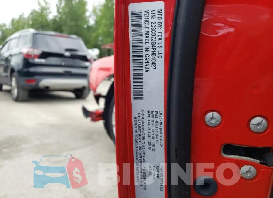 2C3CDZJG4PH510427 Photo# 12