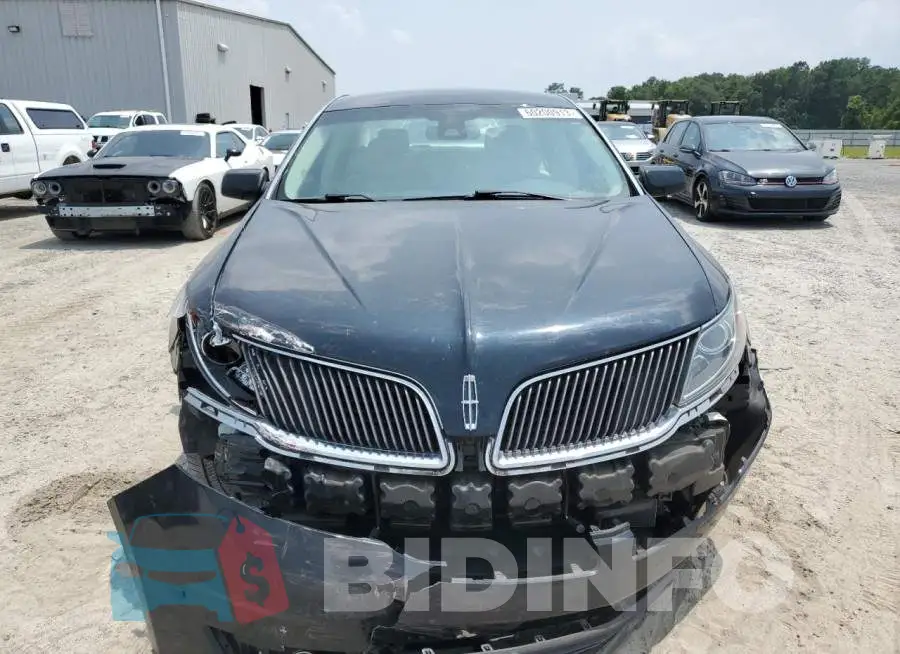 1LNHL9DK8EG604805 Photo# 5