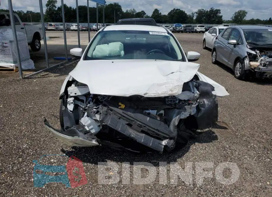 1FADP3F2XEL135666 Photo# 5