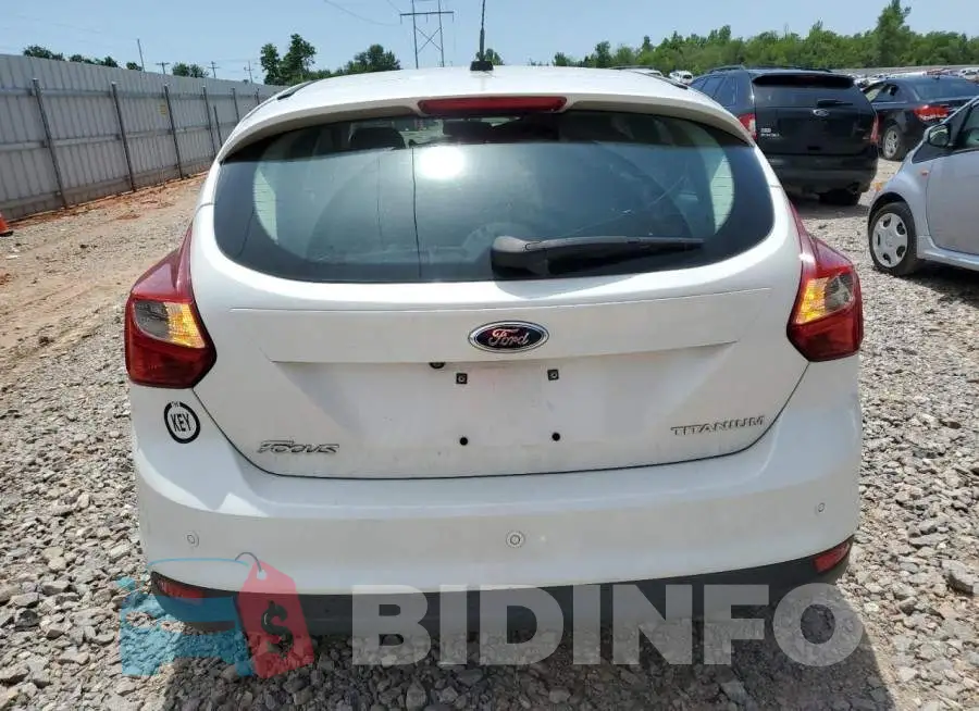 1FADP3N25EL420843 Photo# 6