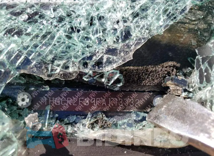 1HGCR2F39FA173732 Photo# 12