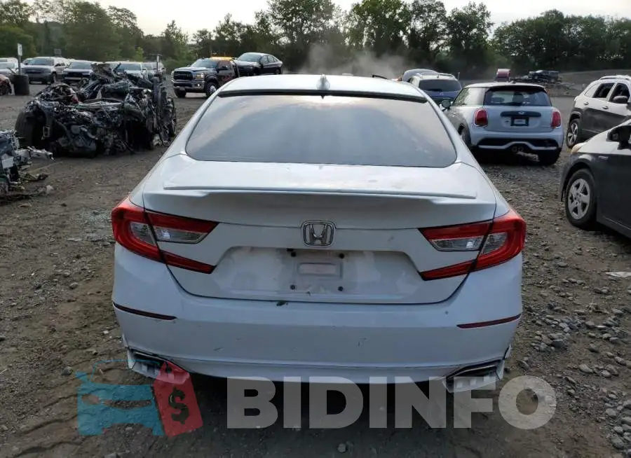 1HGCV2F33KA011827 Photo# 6