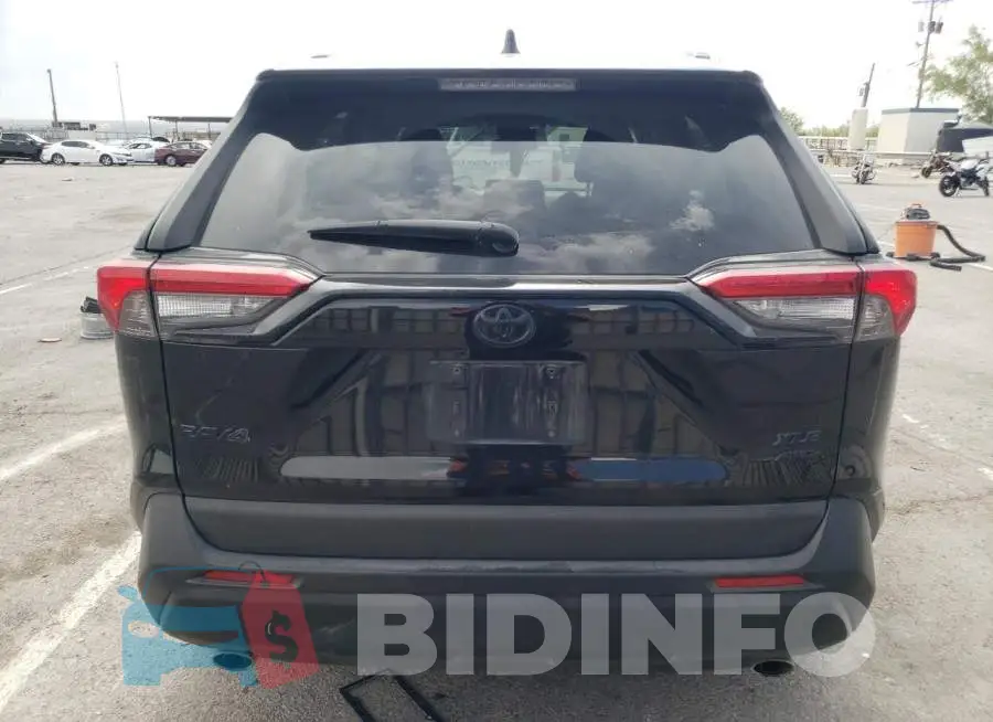 2T3A1RFV2KW004168 Photo# 6