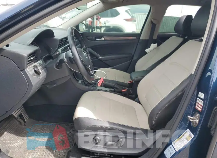 1VWMA7A32LC020198 Photo# 7