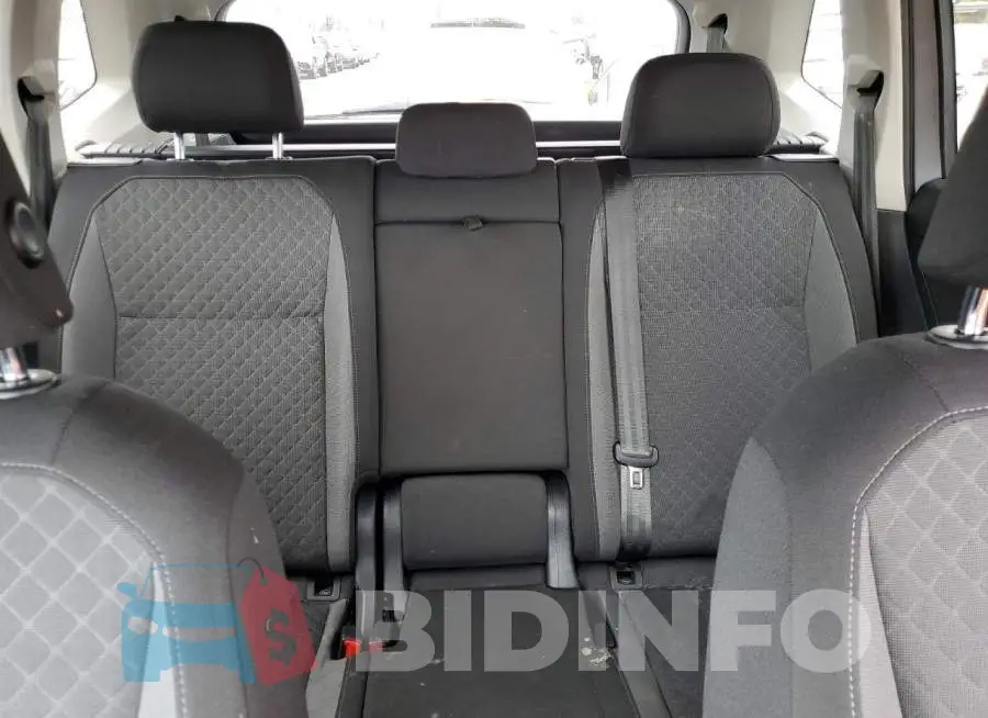 3VV1B7AX7KM145864 Photo# 10