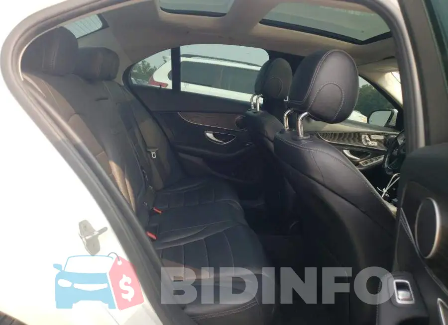WDDWF4JB4GR145814 Photo# 10