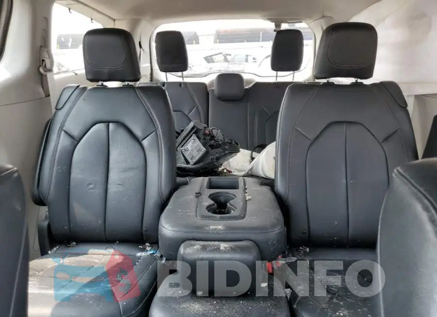2C4RC1EG5HR622668 Photo# 10