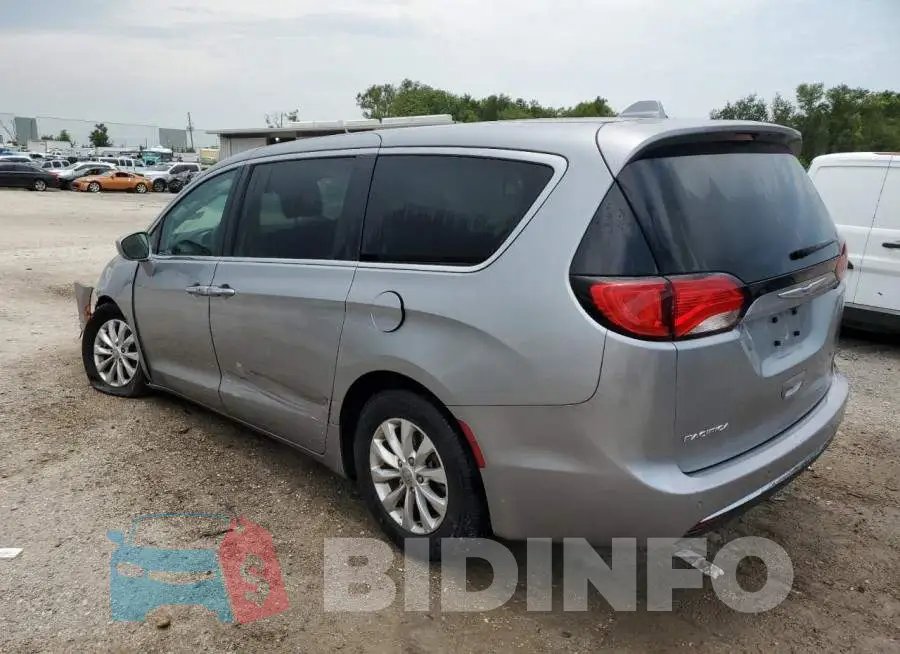 2C4RC1FG3KR589725 Photo# 2
