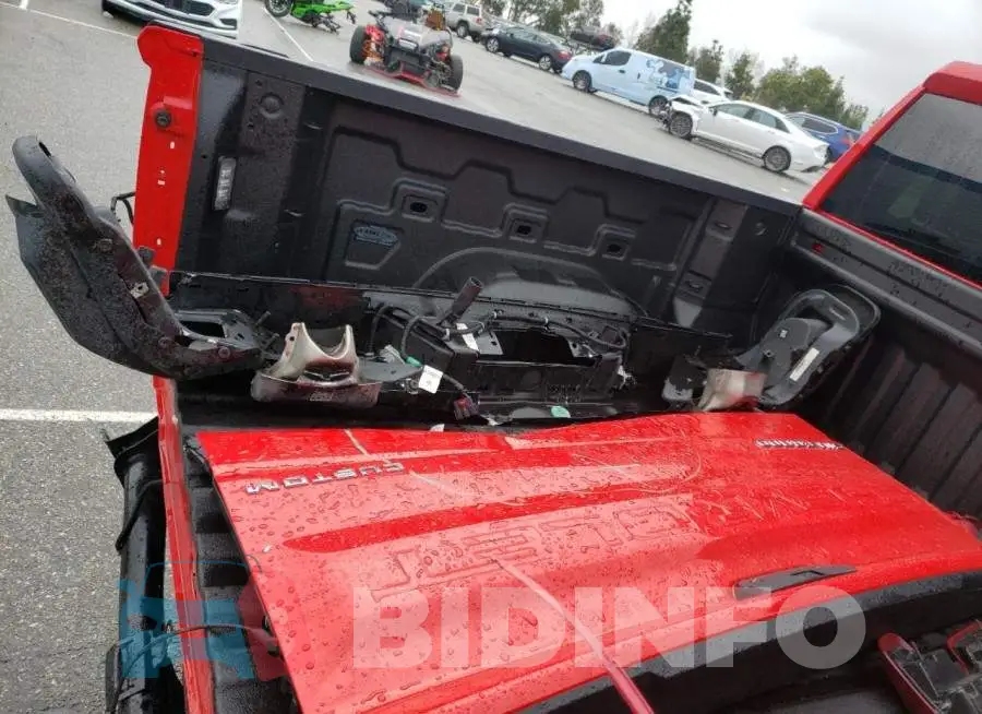 1GCPYCEF7MZ276943 Photo# 12