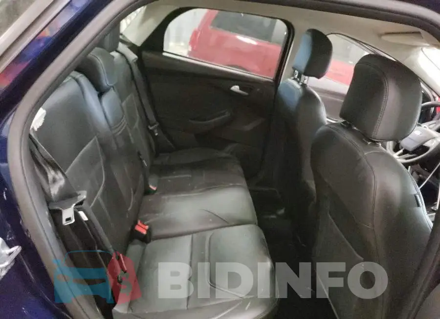 1FADP3J26GL207652 Photo# 10