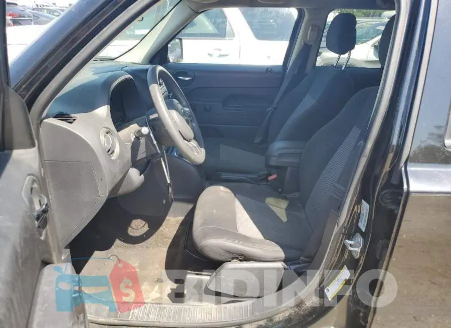 1C4NJPBB2FD329732 Photo# 7