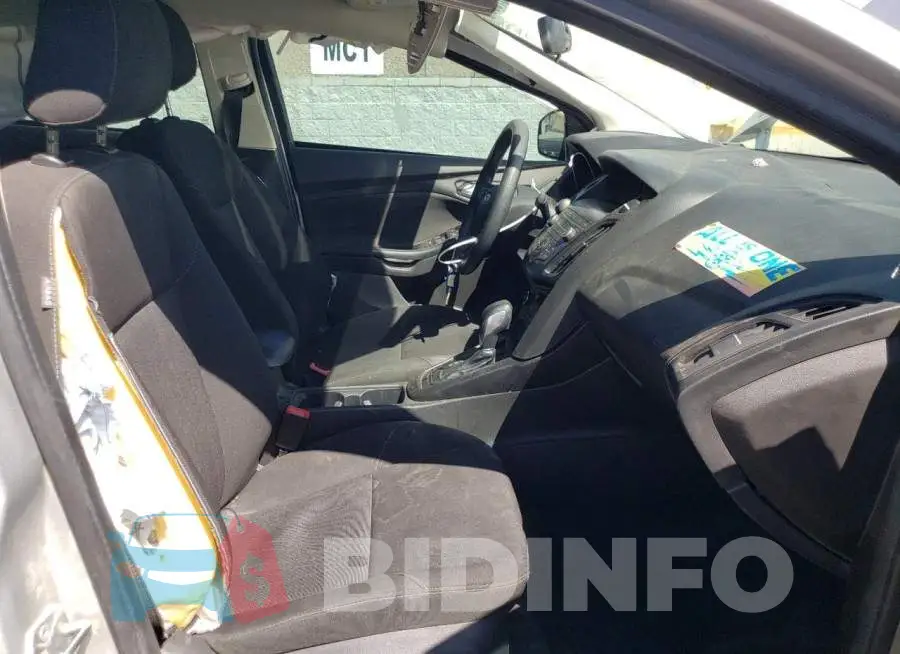 1FADP3FE2JL260990 Photo# 7