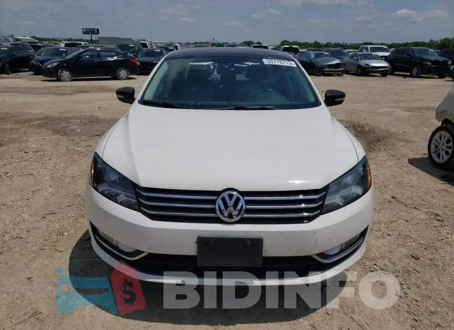 1VWBS7A3XFC060974 Photo# 5