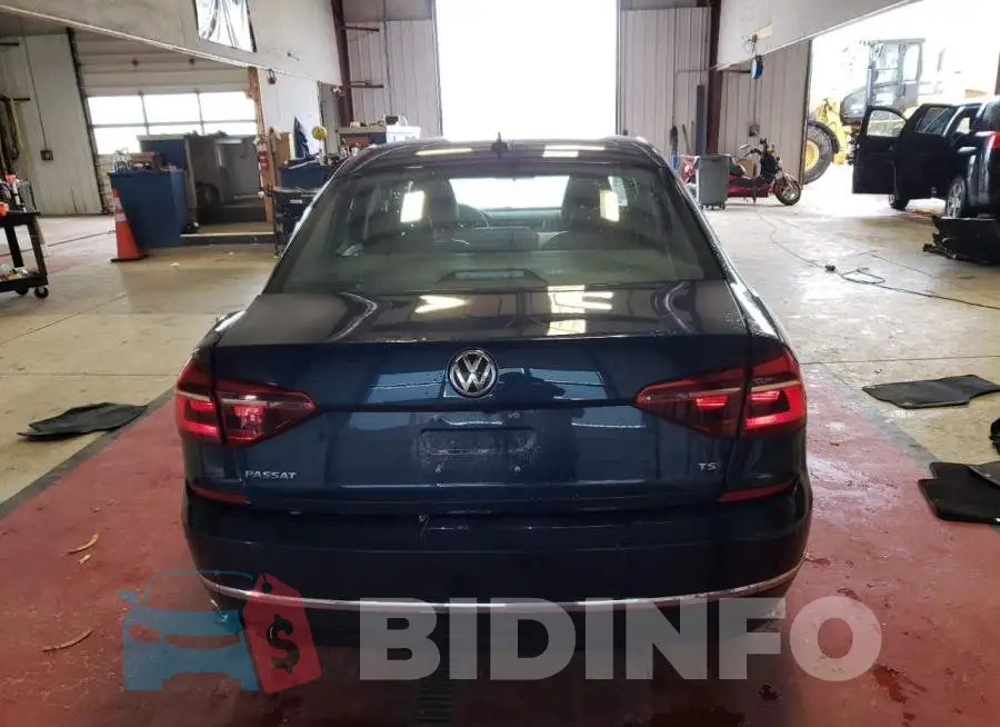 1VWLA7A3XKC010657 Photo# 6