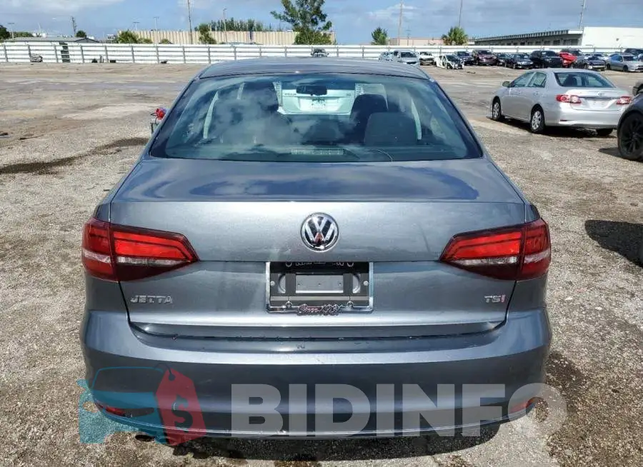 3VW2B7AJ2HM372609 Photo# 6