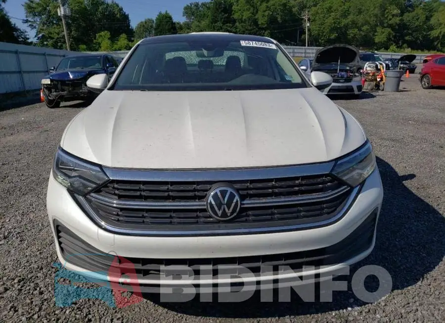 3VW7M7BU0NM022450 Photo# 5