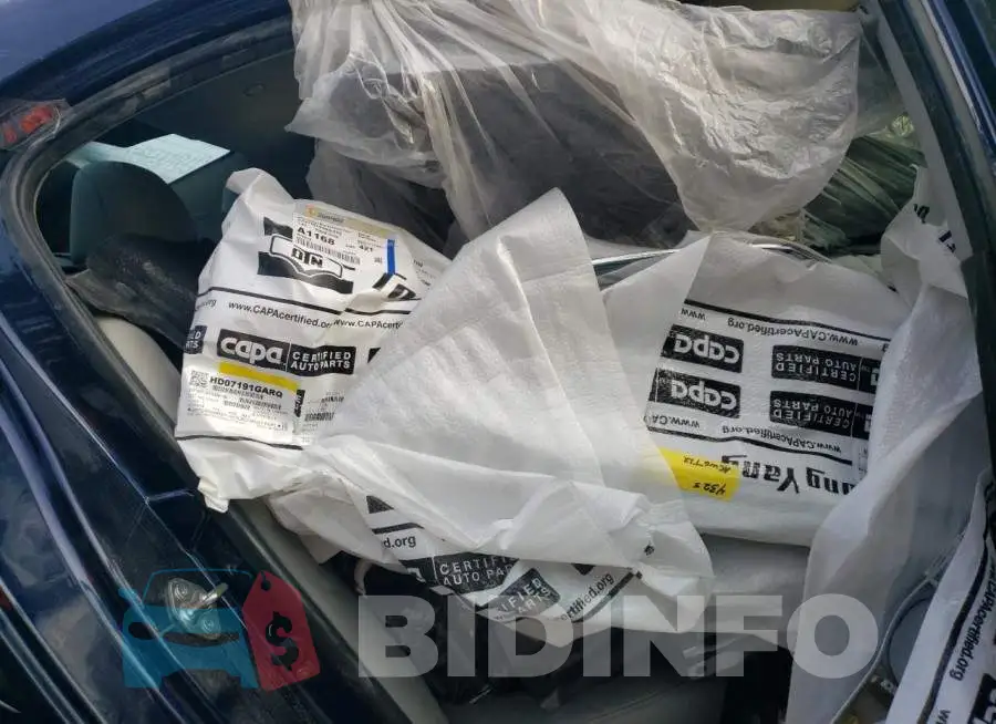 19UUB1F38FA000318 Photo# 12