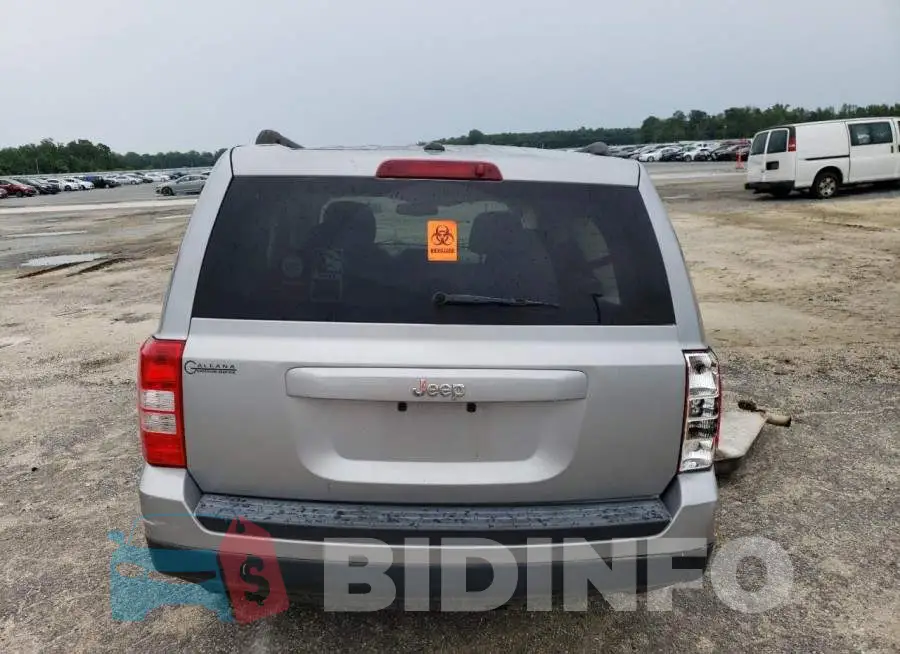 1C4NJPBB8HD166300 Photo# 6